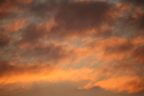 France, Haute Normandie, eure, ciel d'automne au dessus de gauciel/Evreux meteo, lever de soleil