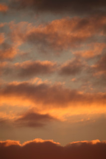 France, Haute Normandie, eure, ciel d'automne au dessus de gauciel/Evreux meteo, lever de soleil