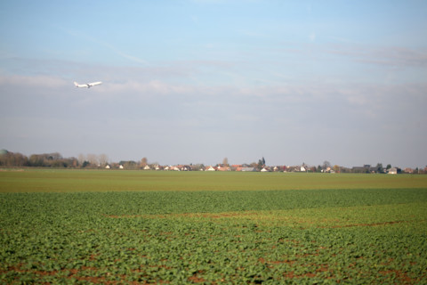 France, Normandie, eure, pays d'evreux, airbus de la republique francaise en exercice de vol a la base aerienne 105 d'Evreux, aviation, avion, champ, agriculture