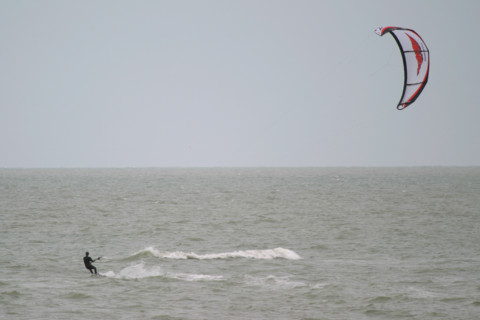France, Basse Normandie, Manche, Cotentin, plage de Coutainville, sports de glisse, kite surf, cerf volant, mer,