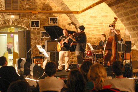 France, Basse Normandie, Manche, Cotentin, coutances, festival jazz sous les pommiers, mai 2006, caves des unelles, jazz club,