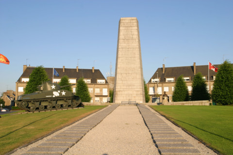 France, Basse Normandie, Manche, avranches, rond point Patton, hommage aux troupe du general americain, seconde guerre mondiale, liberation 1944, char, engin militaire,