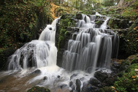 France, Normandie, Manche, Mortain, la petite cascade, rochers, eau, hiver,