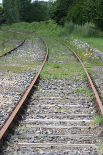 France, Basse Normandie, Manche, pays de saint lo, conde sur vire, velorail, sur l'ancienne voie ferree au bord de la vire, rails de chemin de fer, 
loisirs, personnages sur velorail