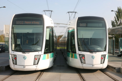 France, Paris 15e, tramway, boulevards des marechaux, station, arret, pont du garigliano, RATP,