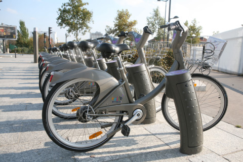 France, Paris 15e, station velib, velo libre service instaure en 2007, pont du garigliano,