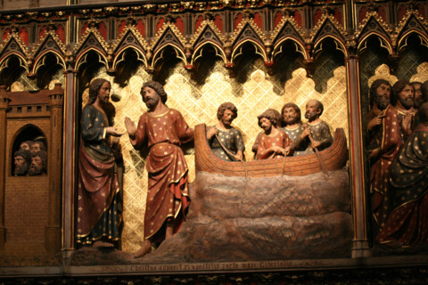France, Paris 4e, ile de la cite, cathedrale Notre-Dame de Paris, art gothique et neo gothique, detail bas reliefs, deammbulatoire autour du choeur