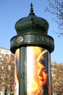 France, Paris 4e, place de la bastille, colonne morris, affichage spectacle,
