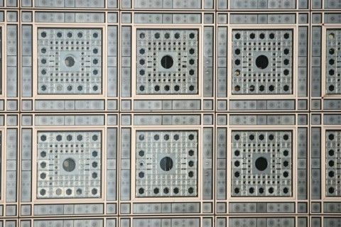 France, Paris 5e, institut du monde arabe, jean nouvel architecte, place mohammed V, detail des fenetres a diaphragme, moucharabieh,