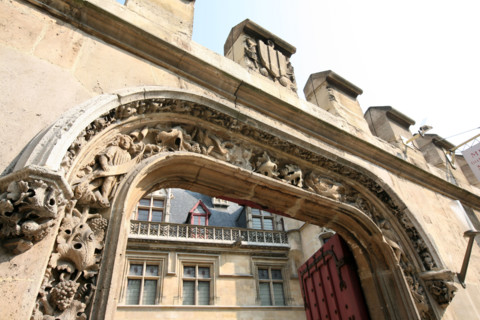 France, Paris 5e, hotel de cluny, musee du moyen age, cour d'honneur, 6 place painleve, rue du sommerard, detail ornements, tour, orche