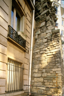 France, Paris 5e, rue clovis, vestiges de la muraille de philippe auguste, archeologie, histoire medievale,