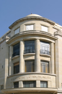 Maison de la Mutualite a Paris 5e, rue Saint Victor.
Architectes : Victor Lesage et Charles Mitgen.
Batiment inaugure en 1931 par le President Paul Doumer.