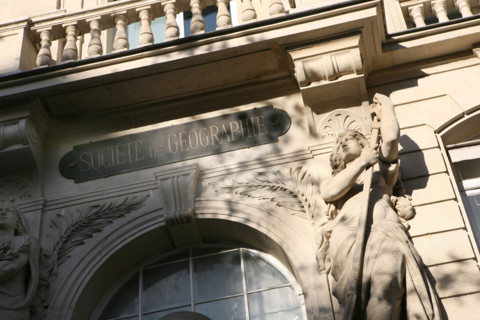 France, Paris 6e, boulevard Saint-Germain, societe de geographie, immeuble, sculpture,