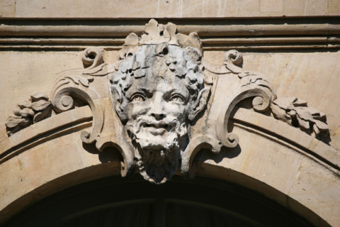 France, Paris 7e, hotel particulier, Hotel de Matignon, 56 rue de Varenne, 1er ministre, detail de mascaron de l'aile gauche de la cour