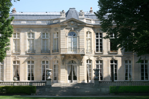 France, Paris 7e, hotel particulier, Hotel de Matignon, 56 rue de Varenne, 1er ministre, detail de mascaron de l'aile gauche de la courfacade sur jardin