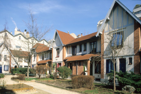 France, Paris 13e, la petite alsace - rue daviel, maisons, pavillons, pans de bois,