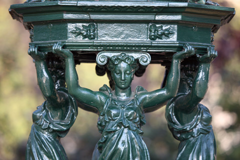 France, Paris 14e, place Denfert Rochereau, detail fontaine wallace, eau de Paris,