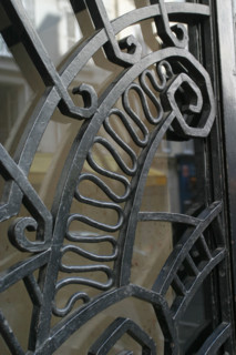 France, Paris 14e, Montparnasse, architecture art deco, 9 rue Delambre, detail porte, ferronnerie,