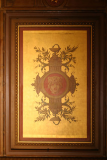 France, Paris 16e, theatre du Ranelagh, 5 rue des vignes, salle de spectacle, lambris, bois, detail du plafond a caissons