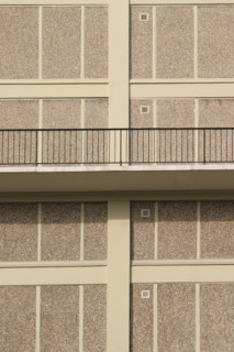 France: Normandie, Seine Maritime, le havre, architecte auguste perret, detail habitat, balcon, beton,