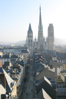 rue du gros horloge
France, Normandie, Seine Maritime, Rouen, depuis le sommet du beffroi, rue du gros horloge, cathedrale, toits,