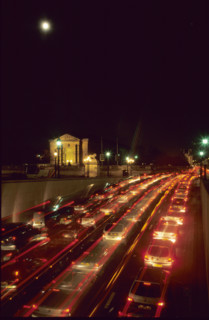 France, Paris 1er, embouteillage, quai des tuileries, vehicules, voitures, phares, feux, plaine lune,