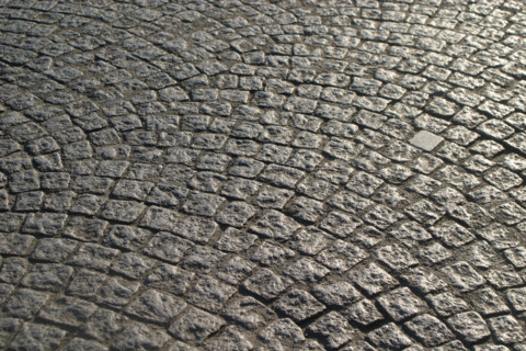 France, Paris 8e avenue des champs elysees, detail de paves,