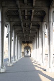France, Paris 15/16e, pont de bir hakeim, 1er niveau du pont, structure metallique, rivets, viaduc, passy, metro ligne 6 RATP,