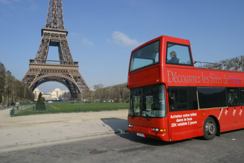 paris 7th arrondissement, red busses