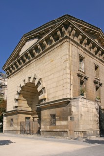 former excise lodge, avenue du trone in paris