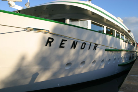 France, Basse Normandie, calvados, Honfleur, bateau de croisiere sur la Seine renoir, croisi europe, avant du navire,