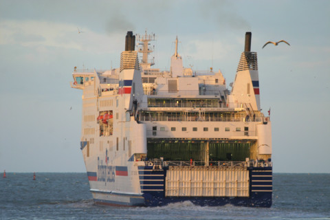 France, Basse Normandie, calvados, ouistreham, car ferry, brittany ferries, navire, bateau, transmanche, mer,