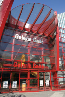 France, Paris 14e, Montparnasse, centre commercial gaite, galerie gaite, commerces, verriere,
