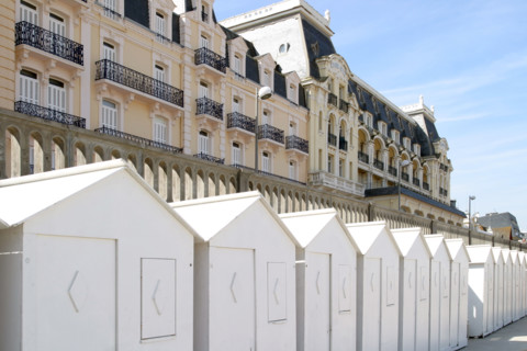 France, Basse Normandie, calvados, cabourg, plage, front de mer, cabines de bain, promenade marcel proust