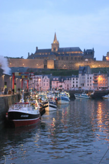 France, Basse Normandie, granville, port de peche, eglise, nuit, bateaux, chalutiers, halle a maree,