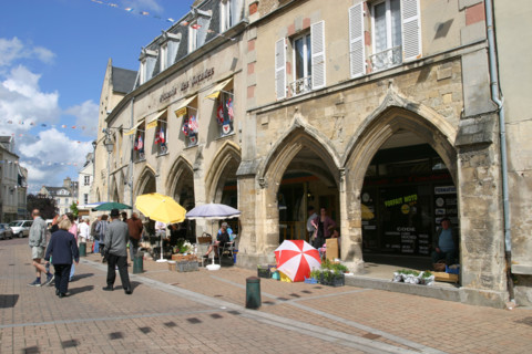 France, Basse Normandie, Manche, parc des marais du Cotentin, carentan, eglise, arcades, ogives, patrimoine, marche,