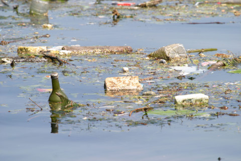 France, Normandie, pollution de l'eau, dechets, detritus, developpement durable,