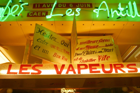 France, Normandie, calvados, cote fleurie, trouville sur mer, plage, les Vapeurs, tourniquet de citations (tres populaire)