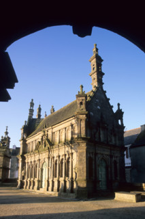 France, Bretagne, Finistere nord, circuit des enclos paroissiaux, enclos paroissial de saint thegonnec, ossuaire,