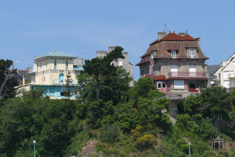 France, Bretagne, Cotes d'Armor, cotes d'Emeraude, saint cast le guildo, villas au dessus de la grande plage