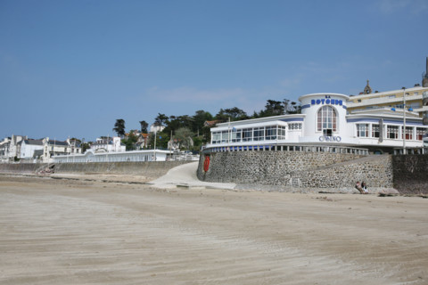 France, Bretagne, Cotes d'Armor, pleneuf val-Andre, la grande plage du val Andre, casino,