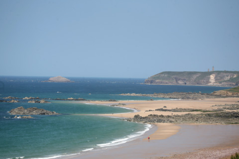 France, Bretagne, Cotes d'Armor, cote d'Emeraude, pleherel, plage, panorama, cap frehel a l'horizon