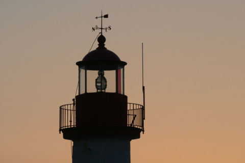 France, Bretagne, Finistere sud, Cornouaille, port manech, embouchure de l'Aven et du Belon, au fil de la promenade du sentier littoral, phare de Port Manec'h