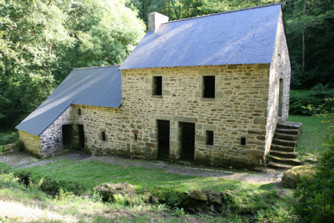 France, Bretagne, Finistere sud, Cornouaille, l'odet, cale de rossulien, moulin de rossulien,