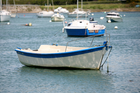 France, Bretagne, Finistere sud, pays bigouden, lesconil, plage, petits bateaux,