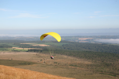 France, Bretagne, Finistere sud, menez hom, paysage, panorama, depuis le sommet, parapente, loisirs aeronautiques, vol libre,