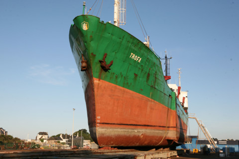 France, Bretagne, Finistere sud, Cornouaille, Concarneau, chantier naval, le passage, bateau au sec, travaux, matieres, metal, coque, navire, slipway,