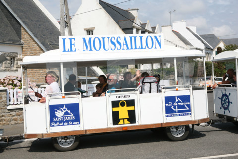 France, Bretagne, Finistere sud, Cornouaille, Concarneau, petit train touristique, balade urbaine,
