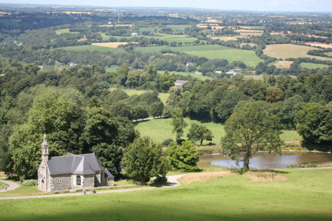 France, Bretagne, Finistere, parc et chateau de Trevarez, jardins, domaine de trevarez, departemental, chapelle et etang, panorama, paysage,