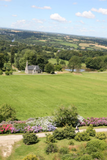France, Bretagne, Finistere, parc et chateau de Trevarez, jardins, domaine de trevarez, departemental, chapelle et etang, panorama, paysage,